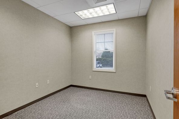 Cross Park Center: 9123 - 9131 Cross Park Drive, Knoxville, TN 37923